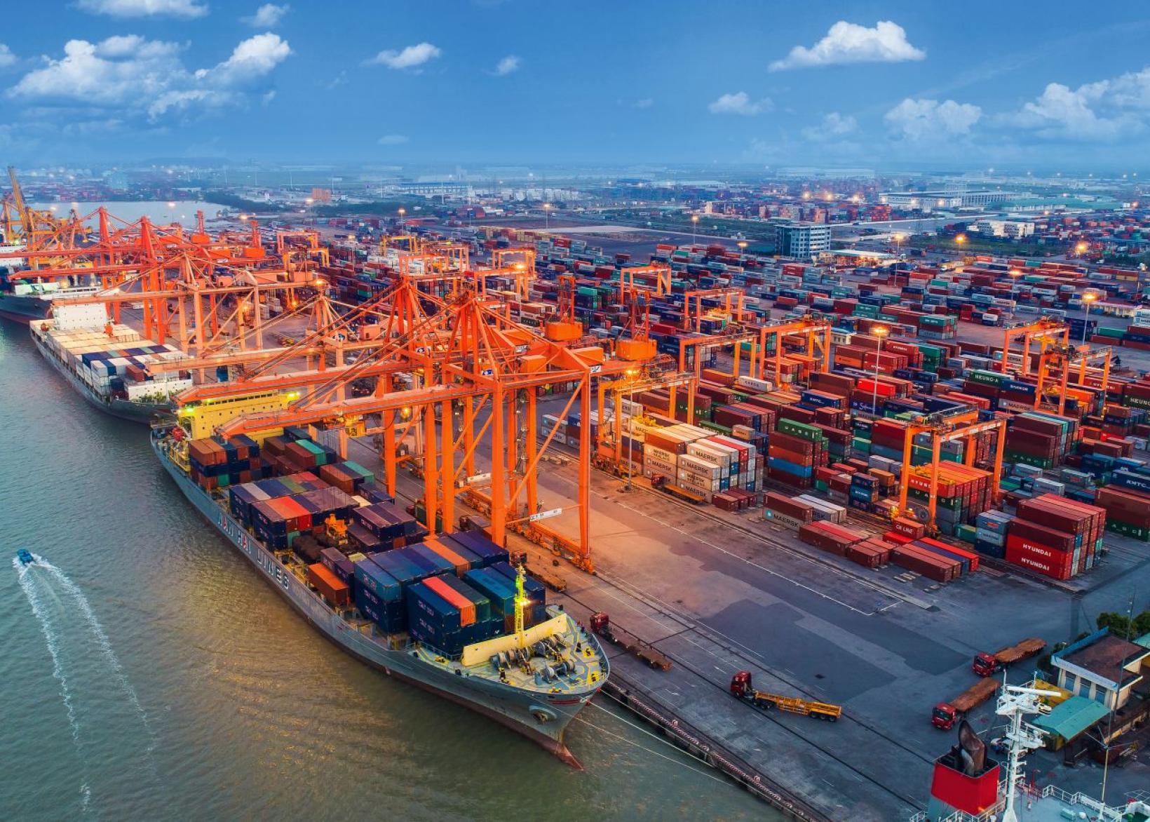 Tổng quan về ưu nhược điểm của phương thức vận tải đường biển